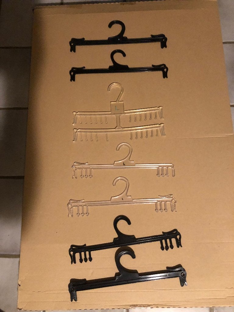 7 lingerie hangers - gratis, Ophalen of Verzenden, Overige kleuren, Overige typen