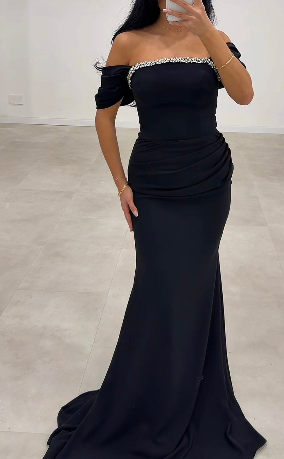 Elegante Zwarte Avondjurk met Off-Shoulder, Abiye, Ophalen, Galajurk, Zwart, Maat 42/44 (L)