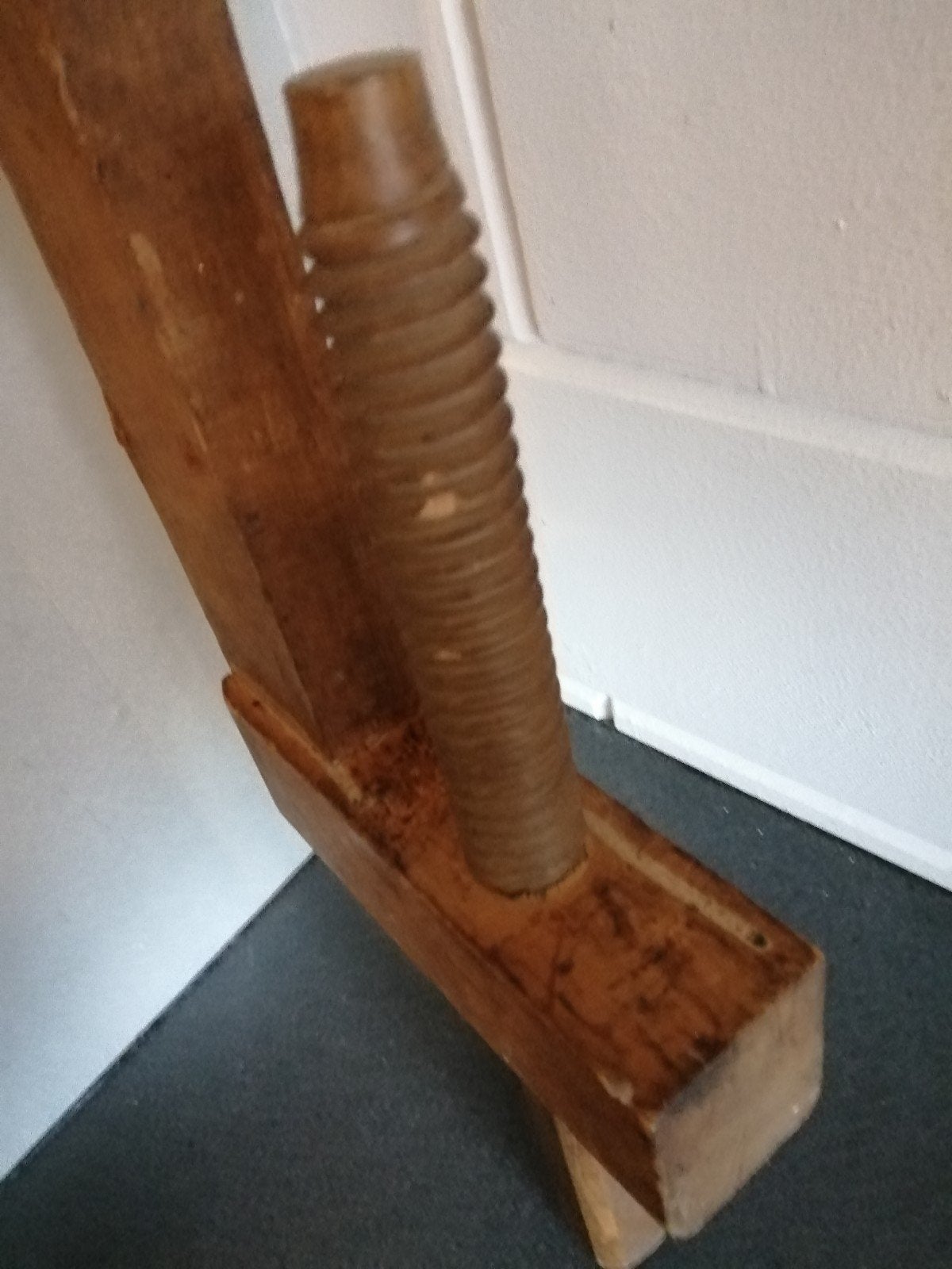 XXL OUDE HOUTEN KLEM IN TOPSTAAT VERKEREND 135 CM HOOGTE!!!., Antiek en Kunst, Ophalen of Verzenden