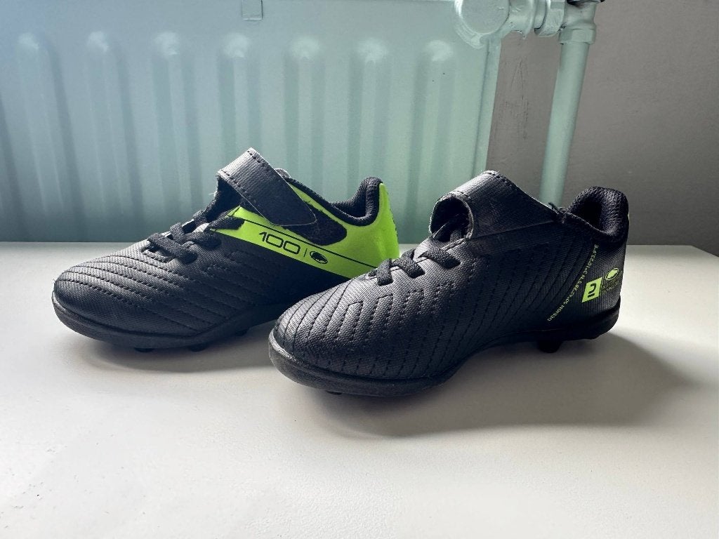 Voetbalschoenen (maat 26), Maat XS of kleiner, Schoenen, Ophalen of Verzenden, Zo goed als nieuw