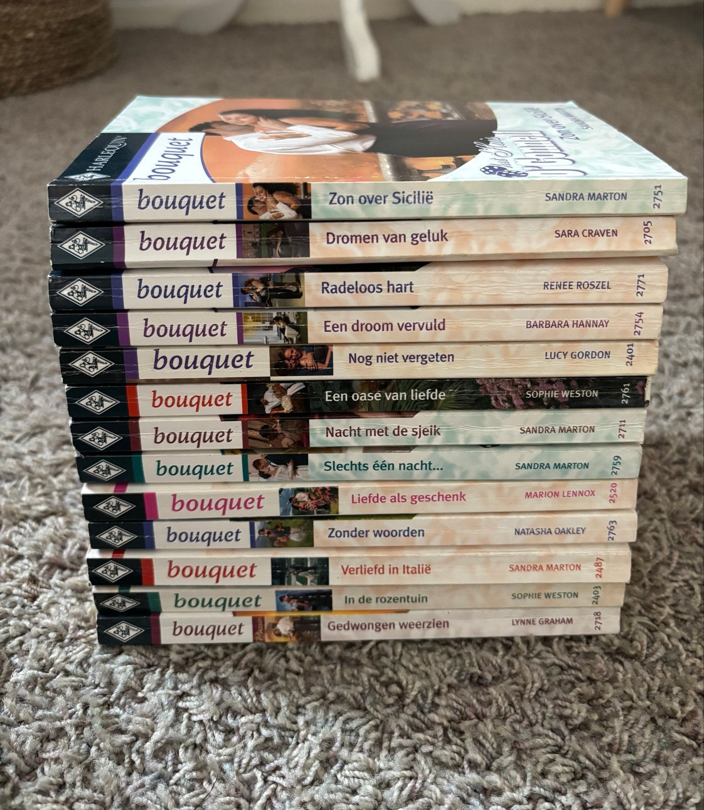 Harlequin Bouquet Romans - Diverse Titels (12 stuks), Ophalen of Verzenden, Gelezen, Nederland