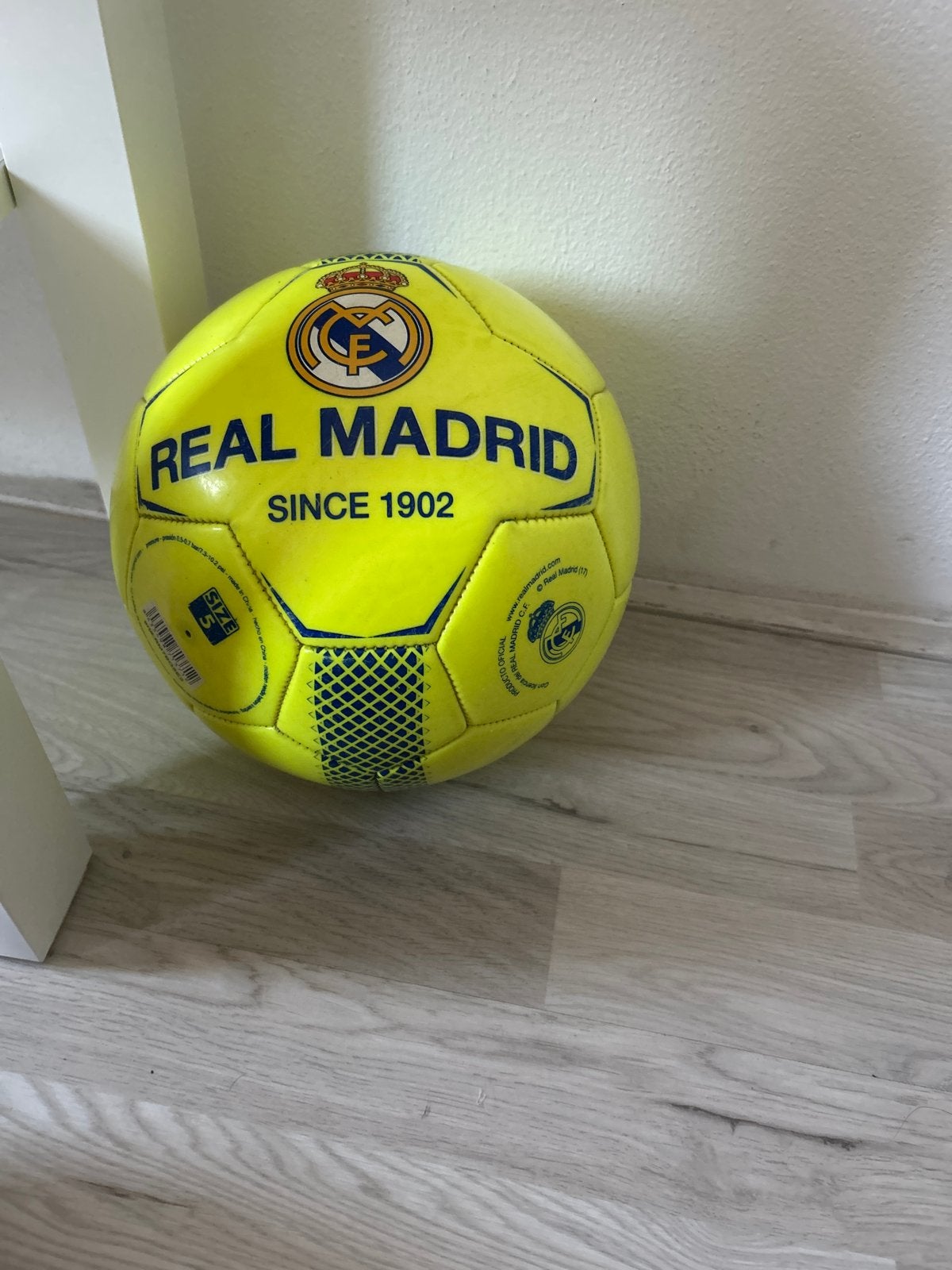 Real Madrid Voetbal - Geel, Maat 5, Ophalen of Verzenden, Zo goed als nieuw, Bal