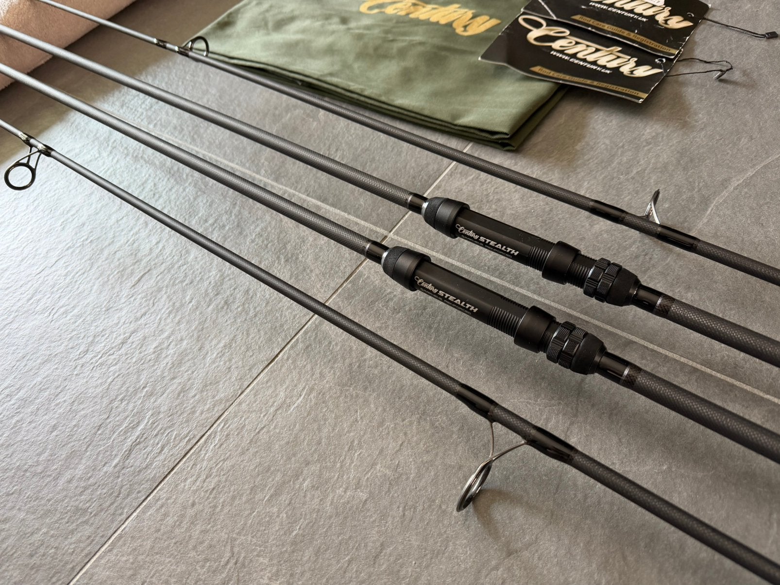 2 x Century Stealth Graphene Titanium S40 12ft 2,5lbs NWST, Watersport en Boten, Hengelsport | Karpervissen, Ophalen, Zo goed als nieuw