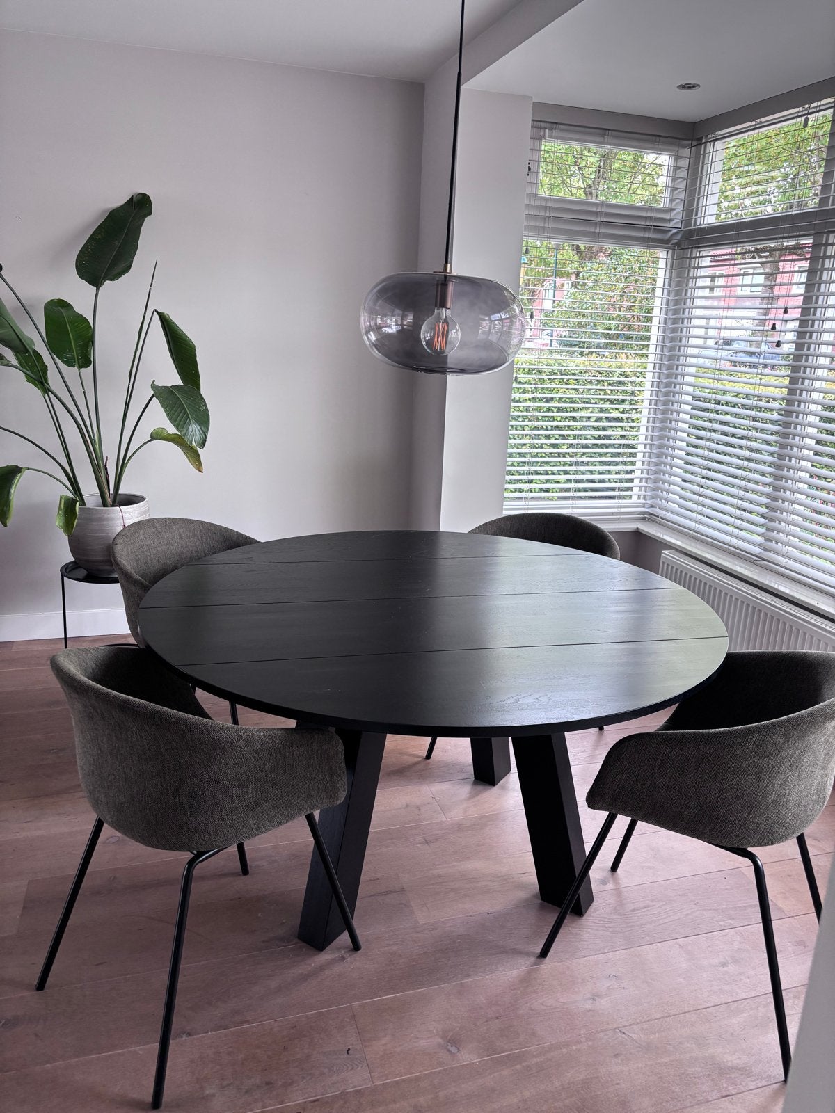 Mooie set (mag ook los) ronde eettafel + stoelen - Ø 150 cm, Ophalen, 100 tot 150 cm, Rond, Zo goed als nieuw