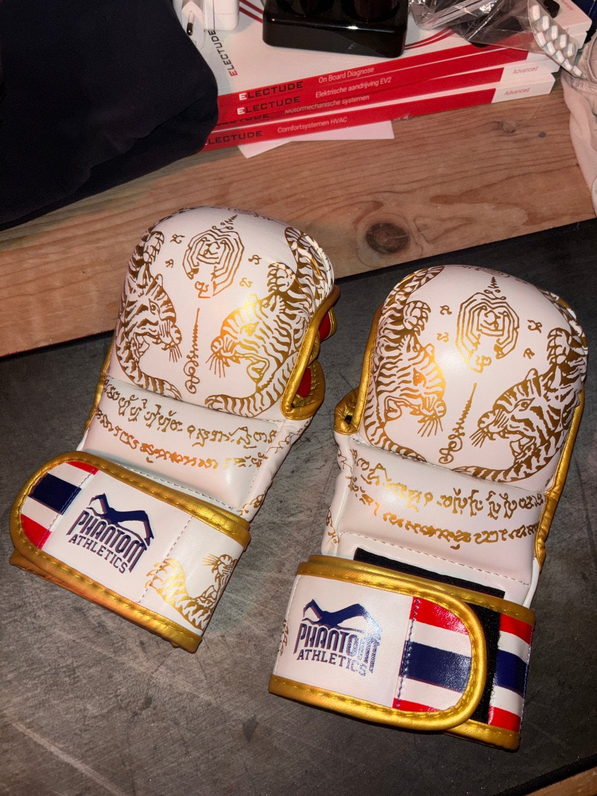 Bokshandschoenen, Ophalen of Verzenden, Zo goed als nieuw, Bokshandschoenen