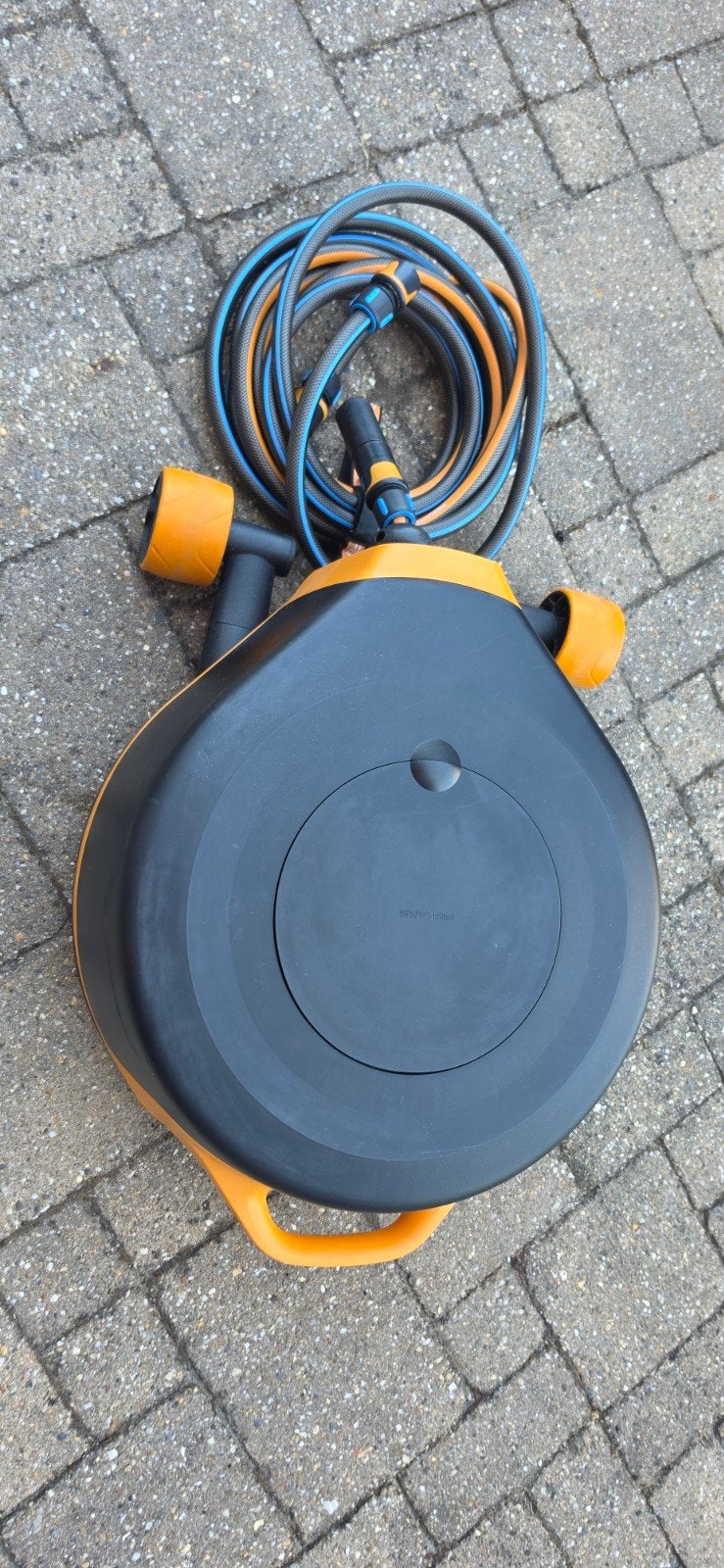 Mooie kwalitatieve Fiskars verrijdbare tuinslang, Ophalen, Zo goed als nieuw, Tuinslang