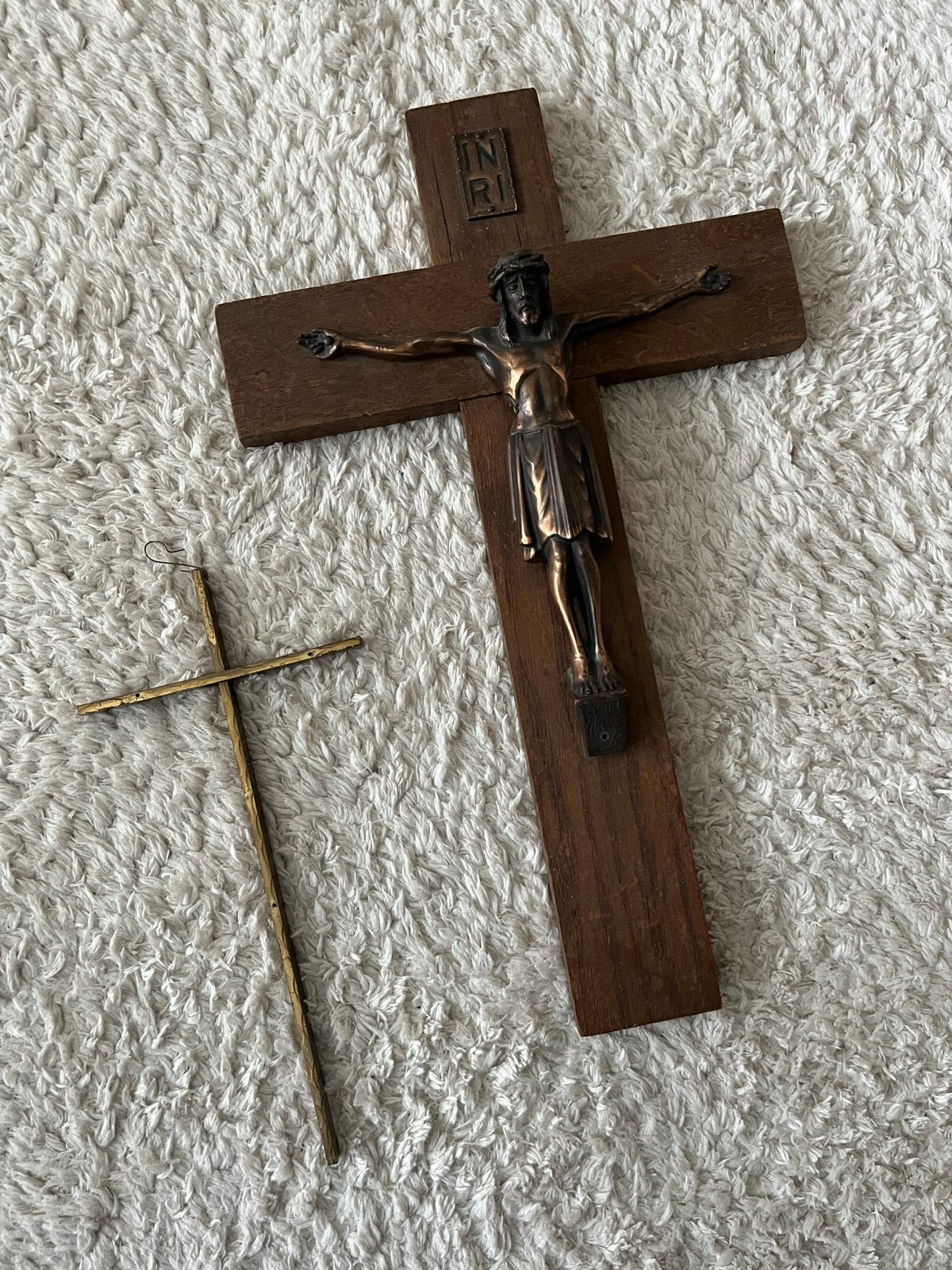 Vintage houten kruis met bronzen corpus en klein kruisje, Ophalen of Verzenden