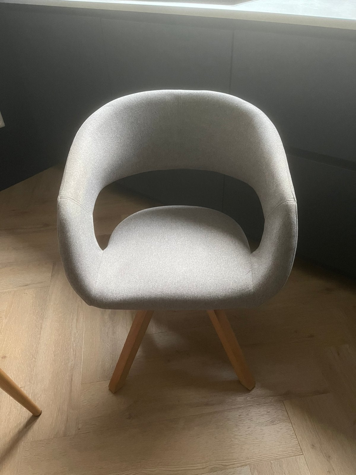 Eetkamerstoel, Huis en Inrichting, Stoelen, Ophalen, Zo goed als nieuw, Grijs, Eén