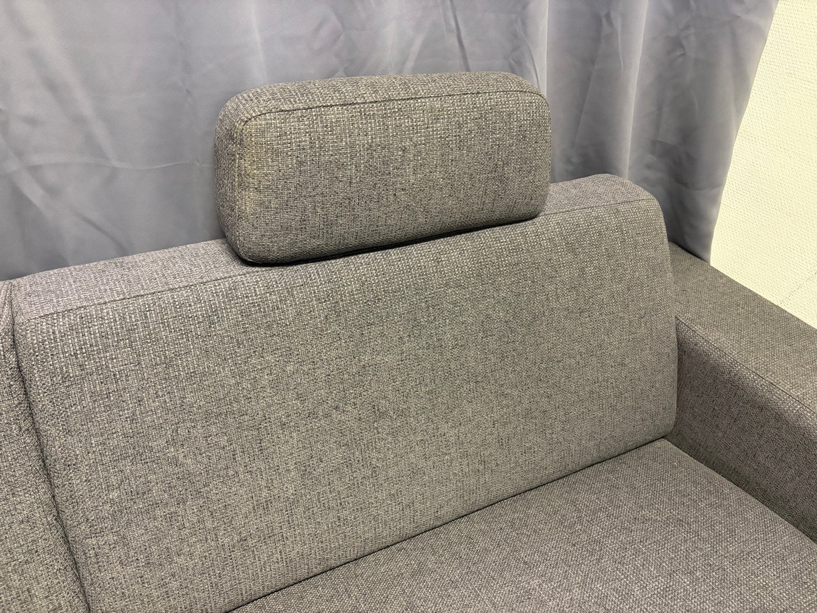 Comfortabele grijze met hoofdsteun, Ophalen, Tweepersoons, 75 tot 100 cm, Zo goed als nieuw