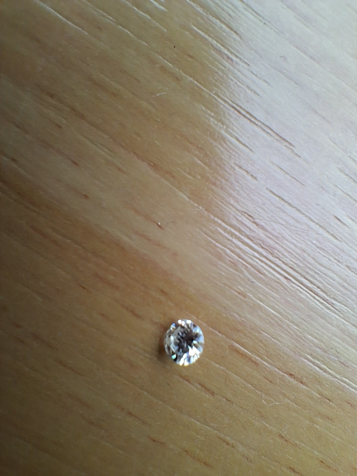 Diamantje 0.10 karaat 3 mm, Ophalen of Verzenden, Zo goed als nieuw