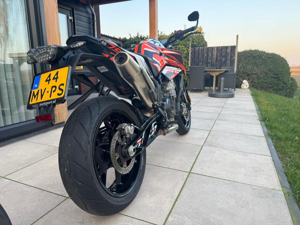 KTM 790 duke L 2024, Motoren, 2 cilinders, 790 cc, Occasion, Handvatverwarming