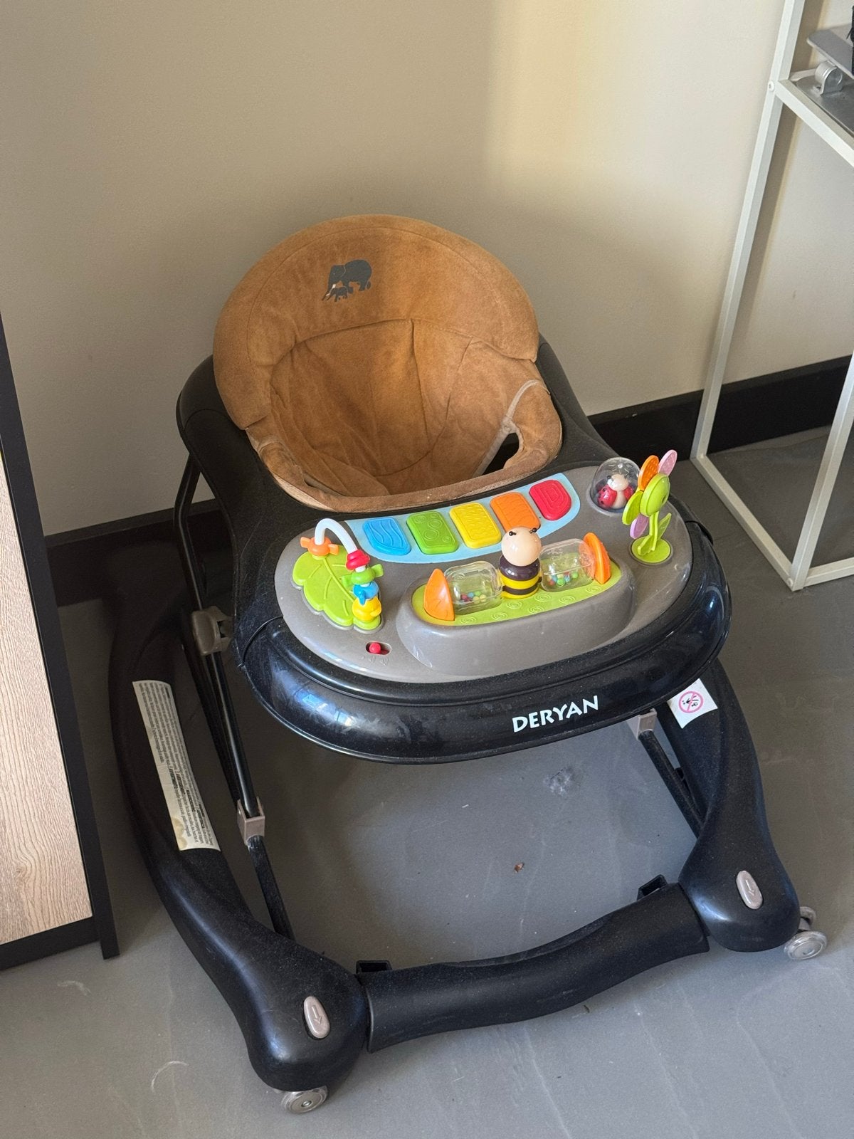 Deryan Babywalker met speelblad, Kinderen en Baby's, Ophalen, Gebruikt