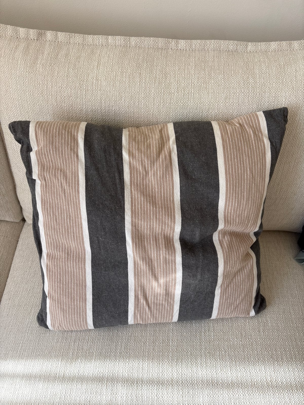 2x IKEA sierkussens 50x50 cm inclusief hoezen, Ophalen, Gebruikt, Meerkleurig, Inclusief binnenkussen