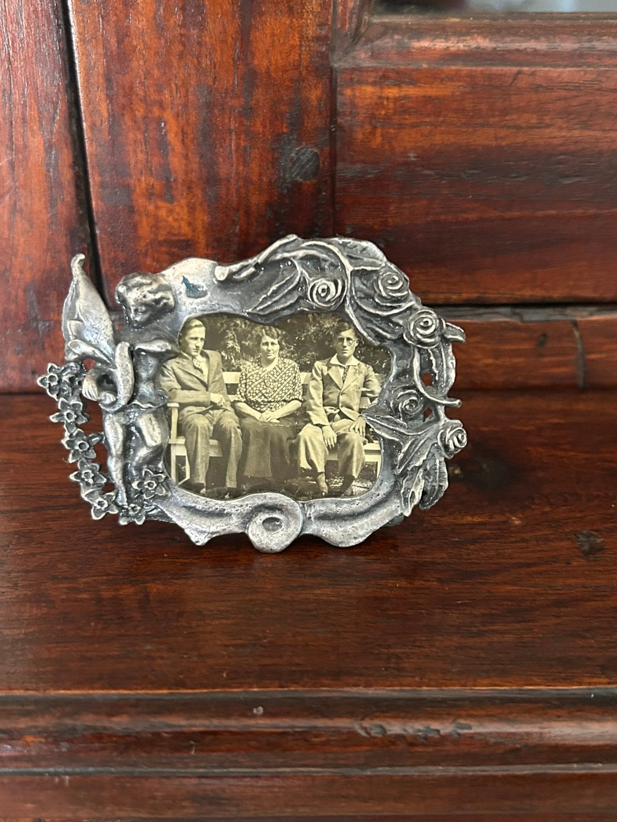 Pewter tin nostalgisch  fotolijstje gedecoreerd met engel, Antiek en Kunst, Ophalen of Verzenden