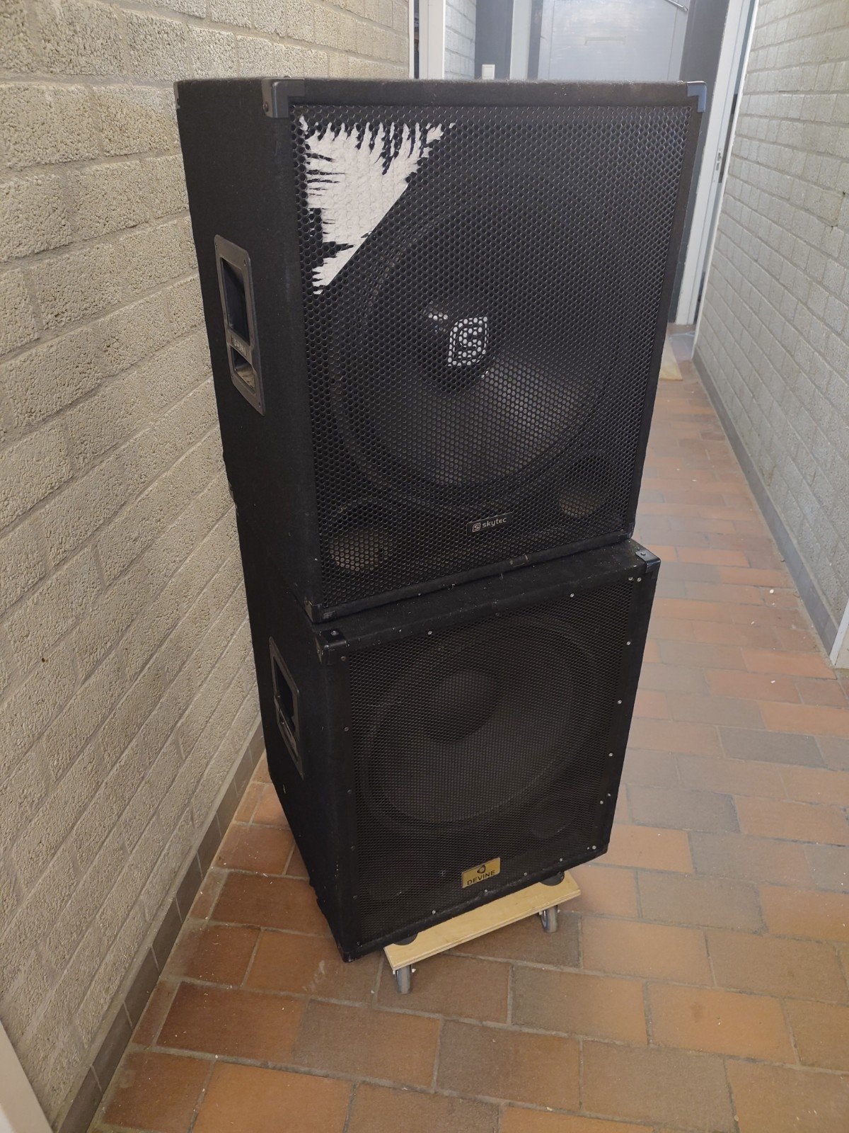 2x 18" Subwoofer (Devine & Skytec) - Defect, Ophalen