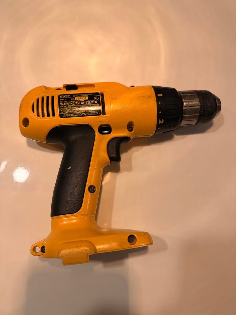 DeWalt DW991 Boormachine met Accu en Oplader, Ophalen of Verzenden, Gebruikt, Minder dan 400 watt, Boormachine