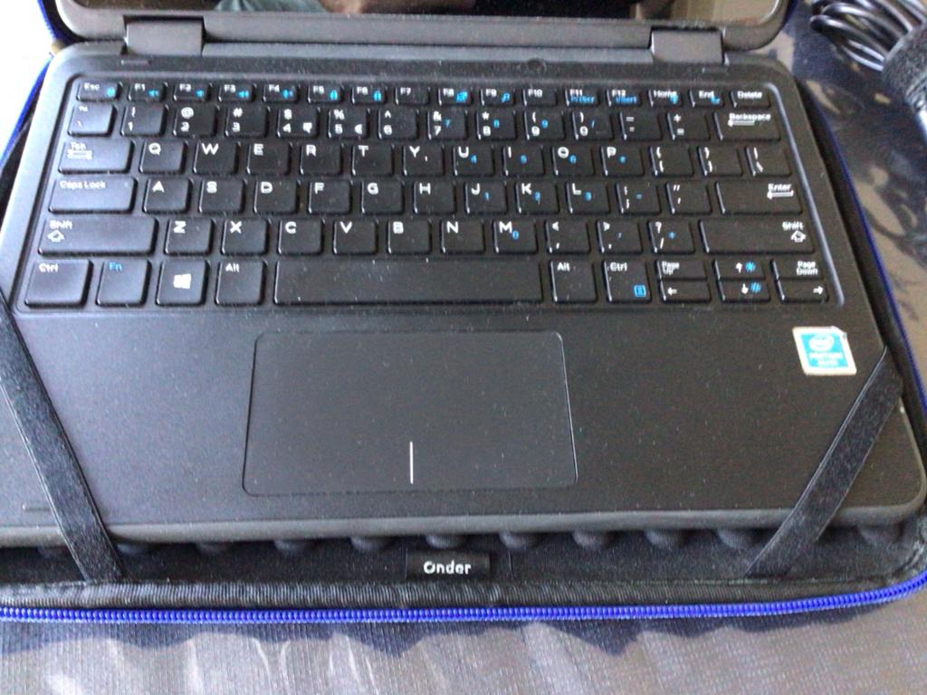 Oude Dell Laptop - Compact en Draagbaar, Ophalen, Gebruikt, Minder dan 4 GB, Qwerty