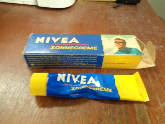 Doosje + tube Nivea Zonnecreme., Ophalen of Verzenden, Overige typen