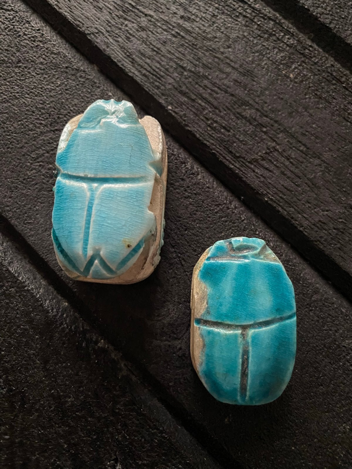 Twee Egyptische Scarabeeën - Faience, Antiek en Kunst, Verzenden