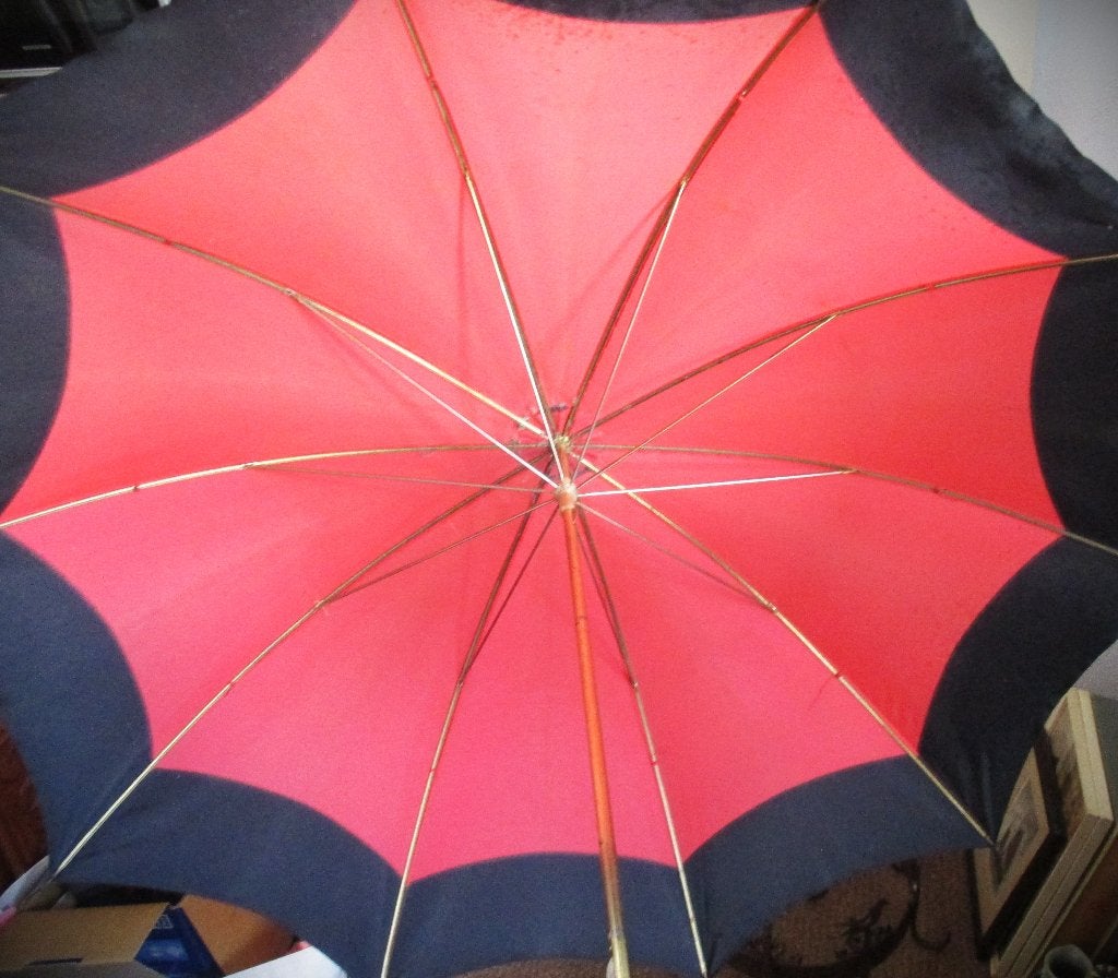 Paraplu~Vintage Zwart en rood Paraplu, jaren 50~Parasol, Antiek en Kunst, Curiosa en Brocante, Ophalen of Verzenden