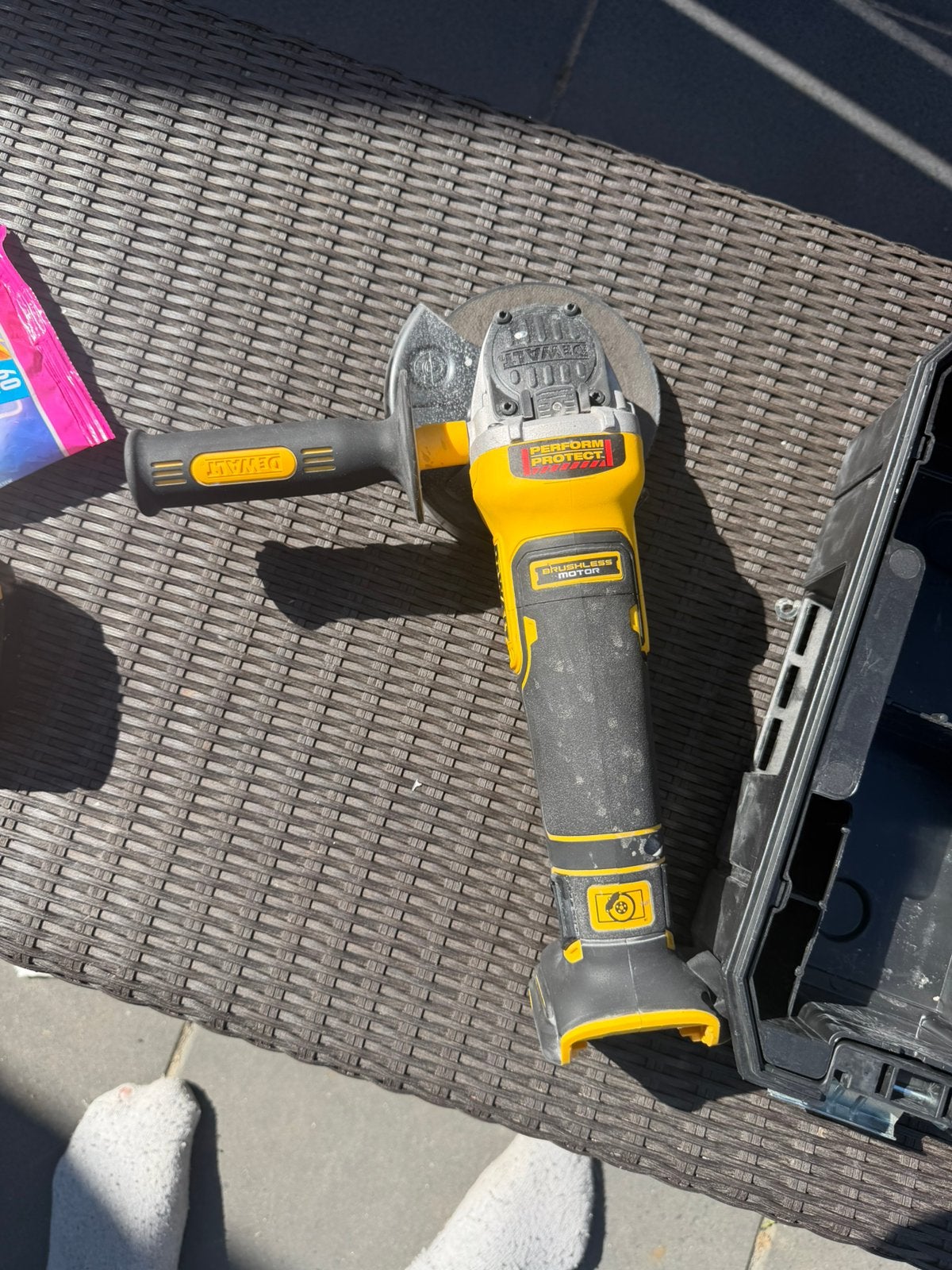 Dewalt dcg 406nt 18volt accu haakse slijper, Ophalen, Zo goed als nieuw, Minder dan 700 watt, Haakse handslijpmachine