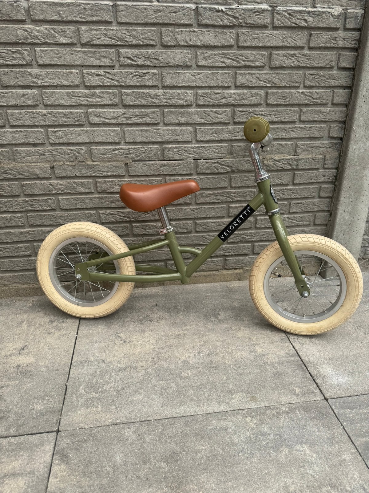 Veloretti Driewieler 2 in 1 Loopfiets met zijwieltjes, Ophalen, Zo goed als nieuw, Loopfiets