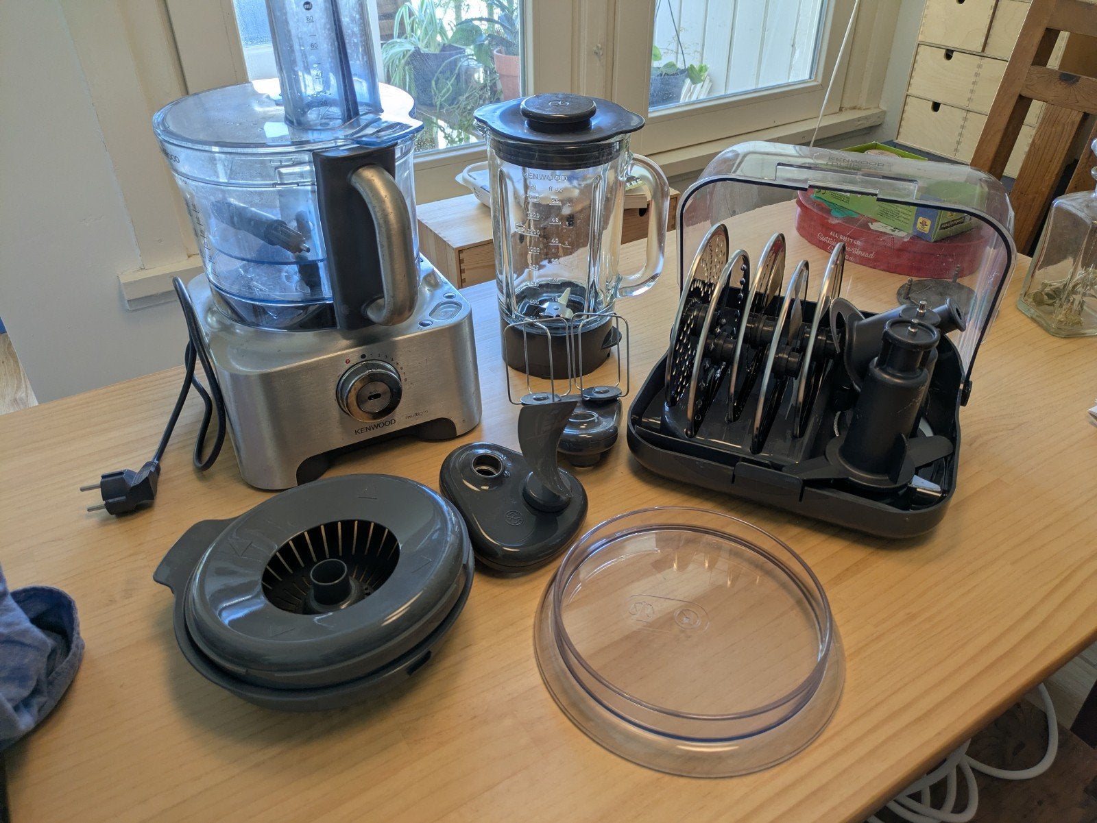 Kenwood multipro keukenmachine met accessoires, Ophalen, Gebruikt, 1 tot 2 liter, 3 snelheden of meer