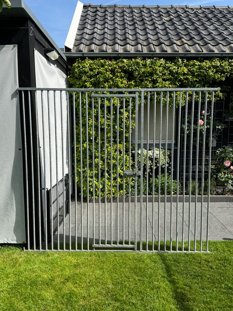 Kennelpanelen, vlonder en voerbakhouders, Ophalen, Gebruikt, 110 cm of meer, 100 cm of meer