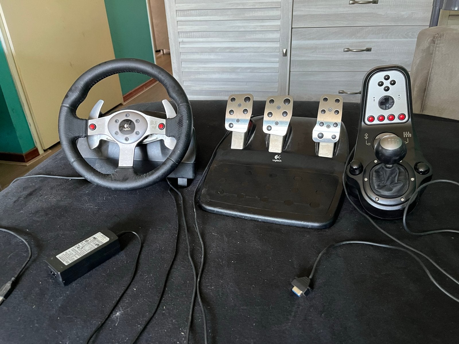 Logitech Racestuur met Pedalen en Shifter, Ophalen, Racestuur, Gebruikt, Force feedback