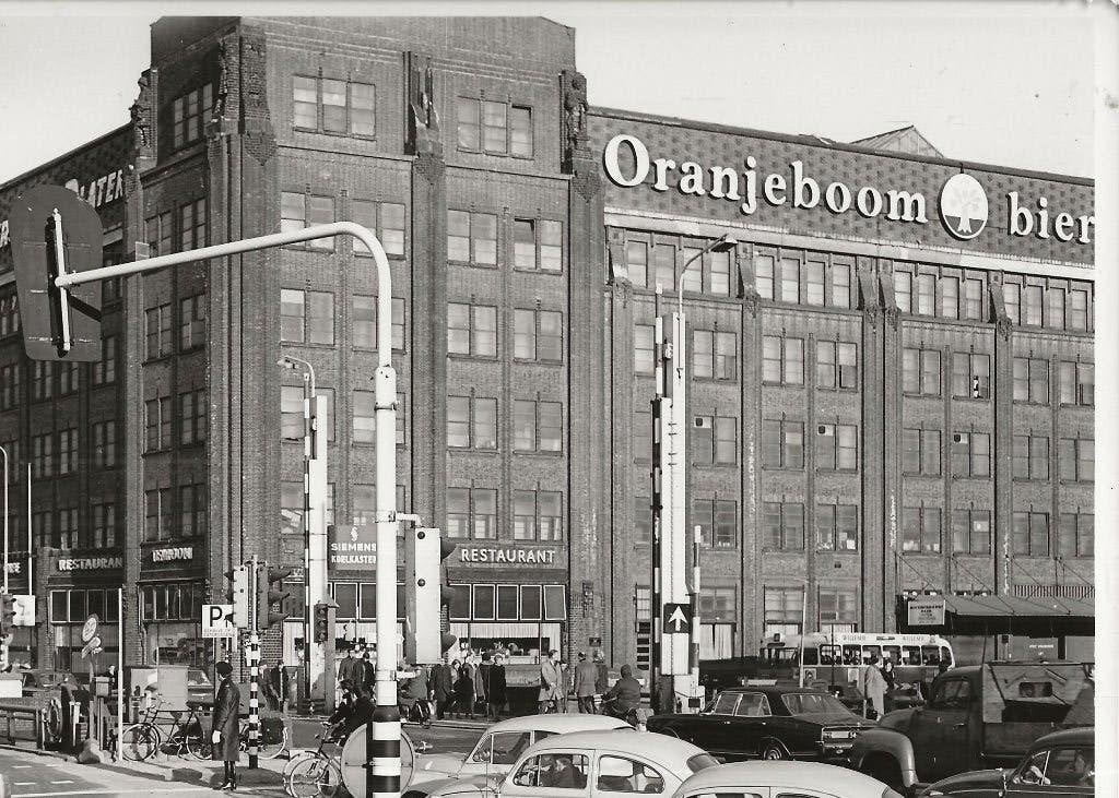 Utrecht Parkeerplaats met Restaurant en Recl Oranjeboom Foto, Ophalen of Verzenden, 1940 tot 1960, Ongelopen, Utrecht