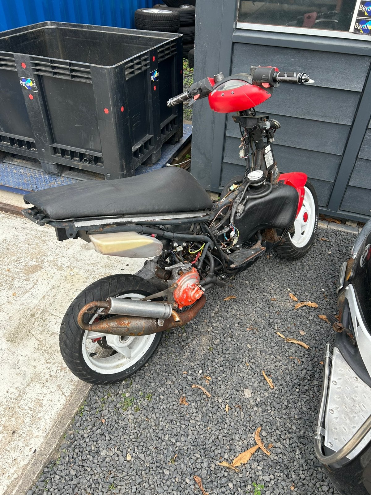 Scooter onderldelen, Ophalen, Uitlaat, Aprilia