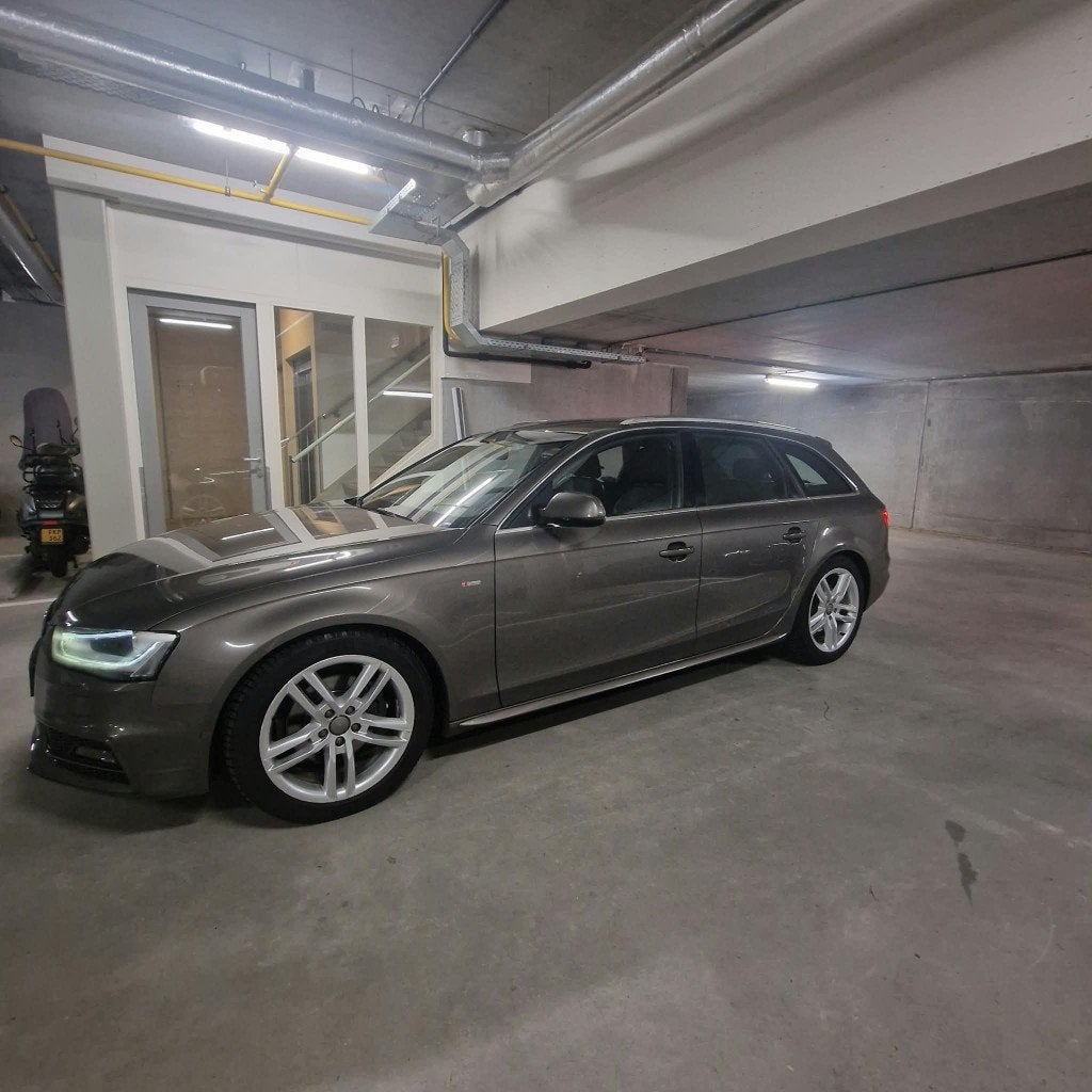 SCHITTERENDE AUDI A4 1.8 TFSI S-LINE MULTITR. 2013 (NAP), Auto's, Dealer onderhouden, Zwart, 4 cilinders, 1505 kg