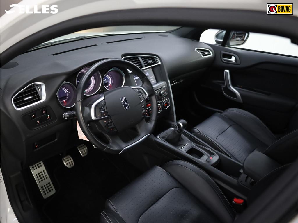 Citroën DS4 1.6 THP Sport Chic | Trekhaak | 200 PK | Ledere, Auto's, Citroën, Voorwielaandrijving, Euro 5, Zwart, 4 cilinders