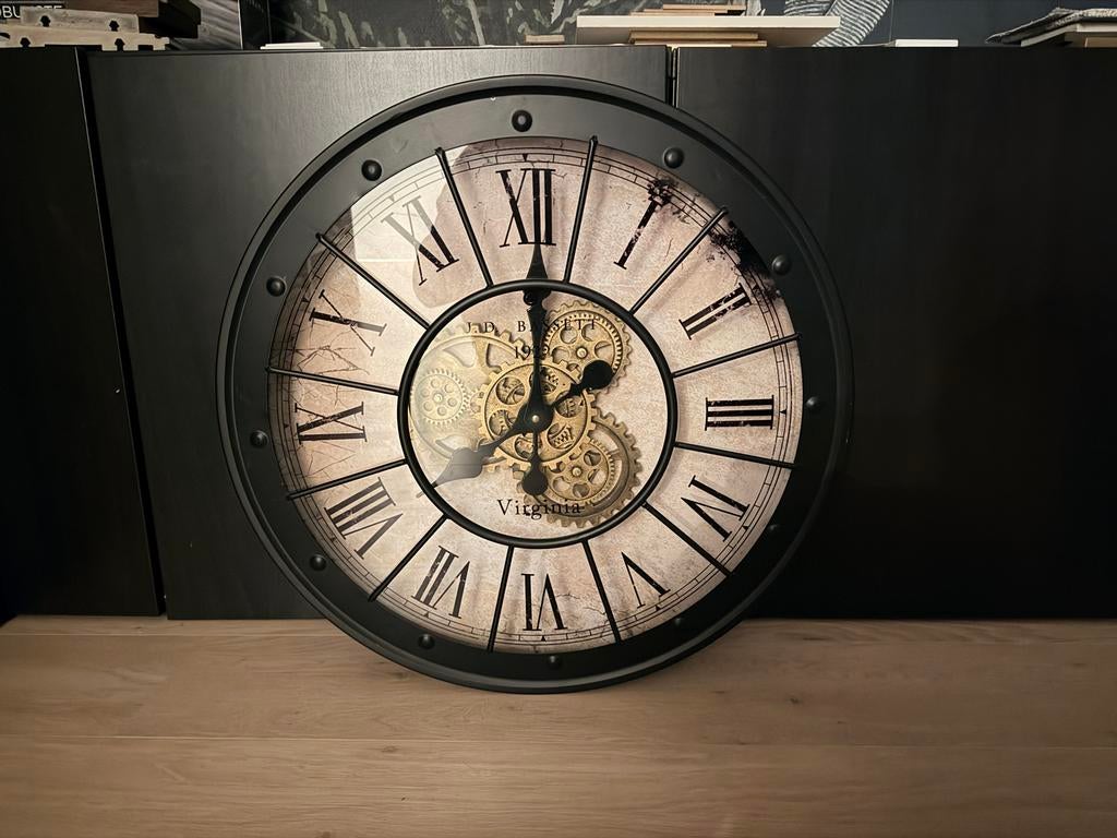Industriële Wandklok met Draaiende Raderen, Huis en Inrichting, Woonaccessoires | Klokken, Ophalen, Zo goed als nieuw, Analoog