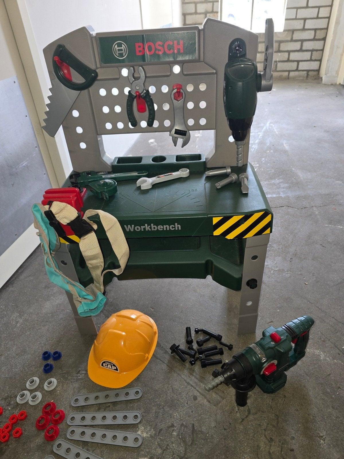 Bosch Werkbank met Gereedschap en Accessoires, Ophalen, Gebruikt, Bouwen