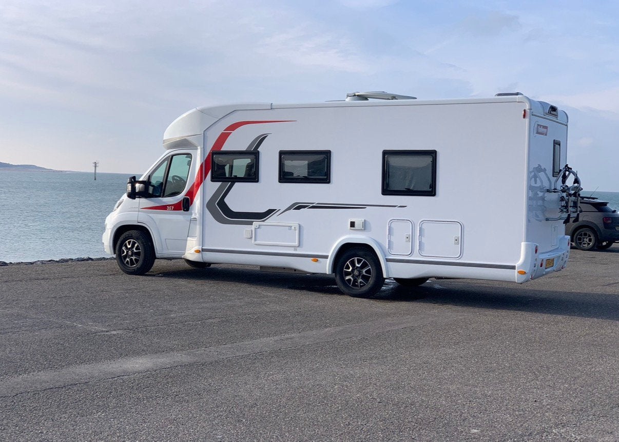 Camper Fiat Ducato challenger 357 aangepast voor rolstoel, Caravans en Kamperen, Campers, Standaard zit, Ringverwarming, 7 tot 8 meter