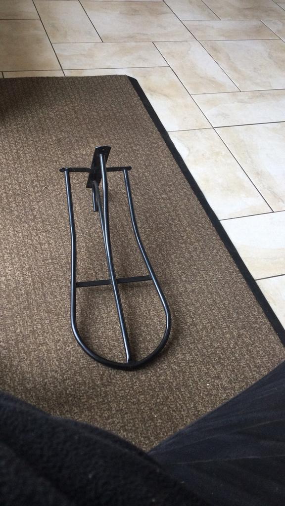Zadel rek om in de stal of kast te bevestigen voor het zadel, Dieren en Toebehoren, Ophalen of Verzenden, Zo goed als nieuw, Overige soorten