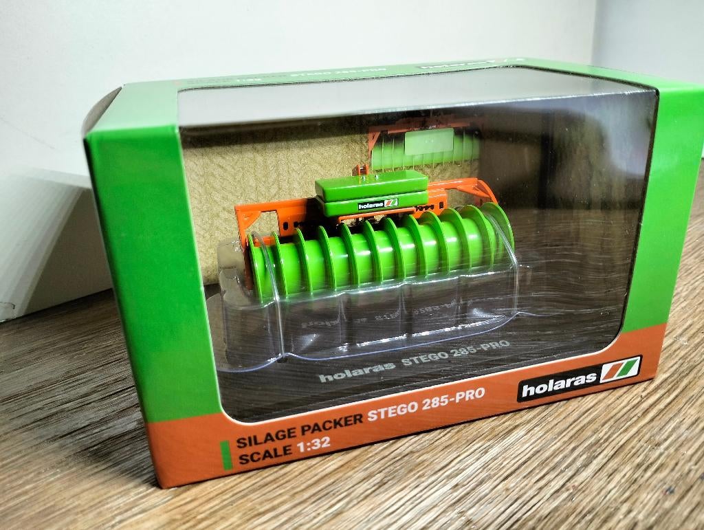 Te koop UH Holaras Stego 285-pro silage packer., Ophalen of Verzenden, Nieuw, Tractor of Landbouw, Universal Hobbies