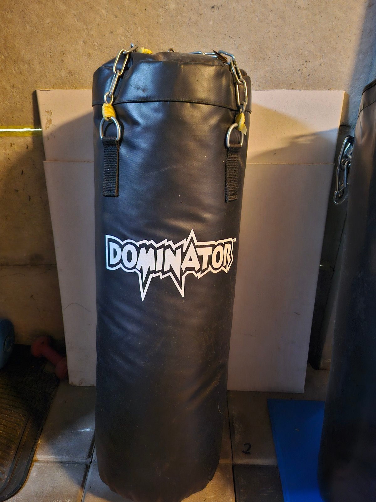 Dominator Bokszak - Zwart, Gebruikt, Sport en Fitness, Boksen, Ophalen, Zo goed als nieuw, Bokszak