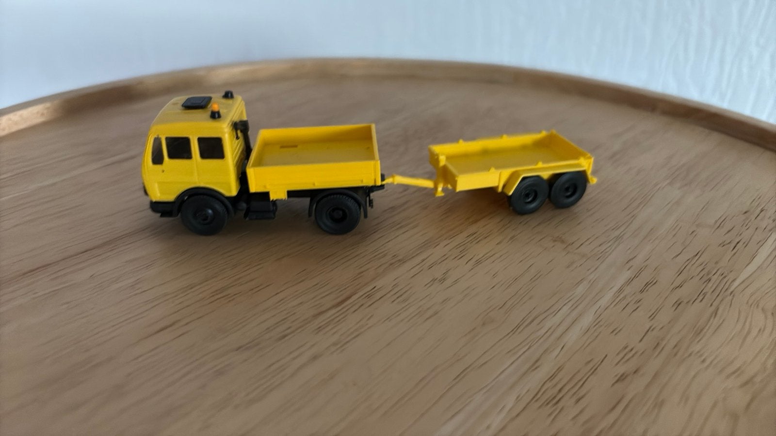 MERCEDES VRACHTWAGEN MET AANHANGWAGEN. HO 1:87, Ophalen of Verzenden, Zo goed als nieuw