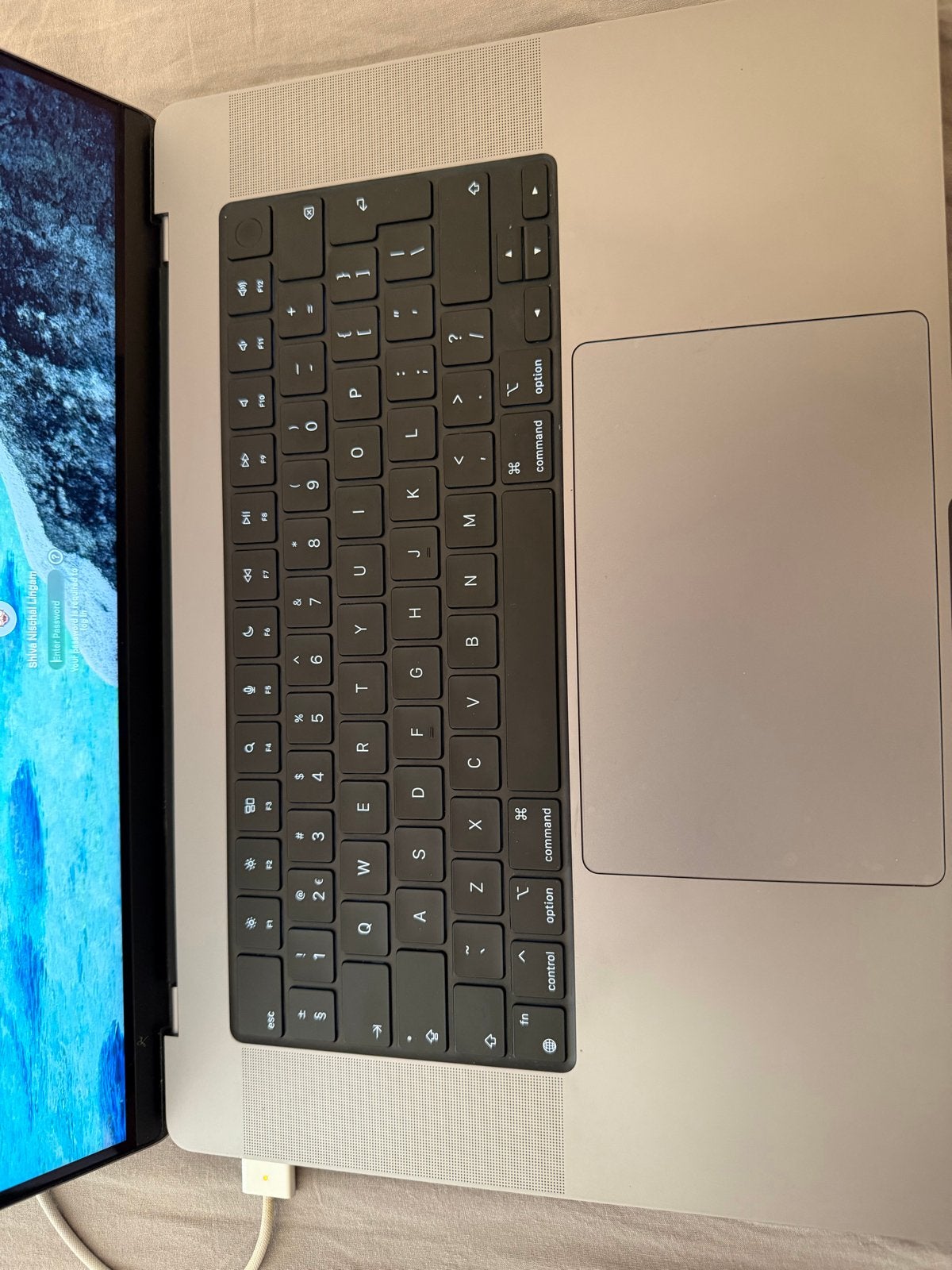 Foto 4 van MacBook Pro 16 inch M1 Pro - 16GB RAM - 1TB SSD
