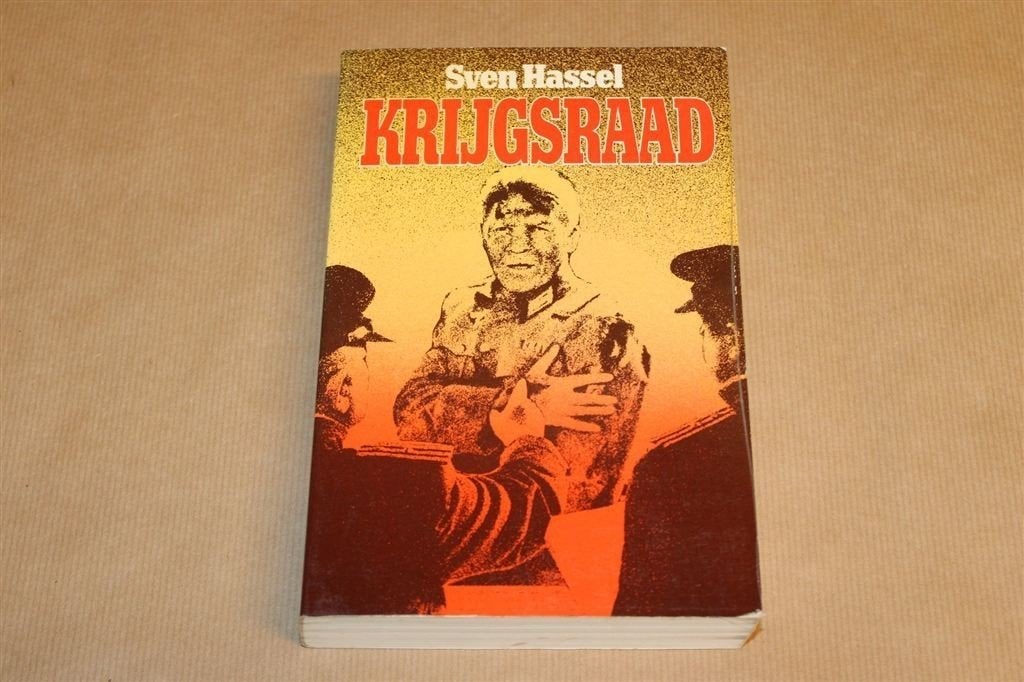 Krijgsraad — Sven Hassel Oorlogsroman WOII Schaars, Boeken, Ophalen of Verzenden, Tweede Wereldoorlog, Gelezen, Overige onderwerpen