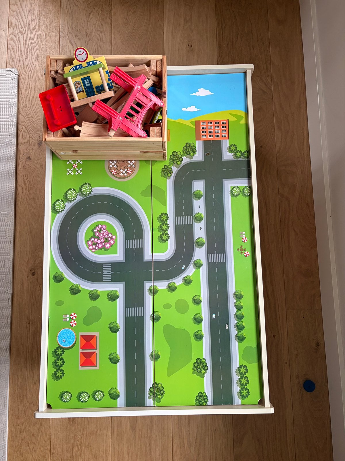 Treintafel, Ophalen, Zo goed als nieuw, Jongen of Meisje