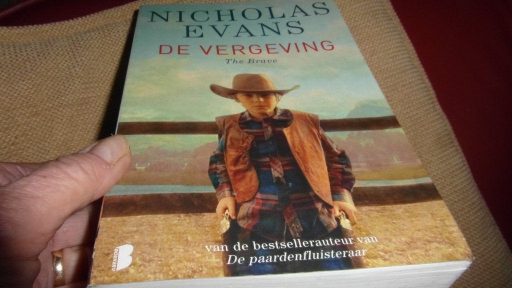 De vergeving,  Nicholas Evans, Ophalen of Verzenden, Zo goed als nieuw