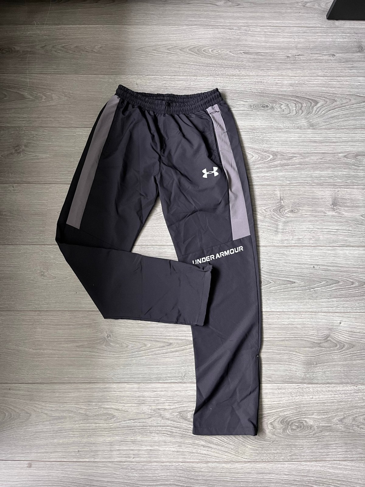 Nieuwe Under Armour trainingsbroek - Maat M, Fitness, Zwart, Nieuw, Verzenden