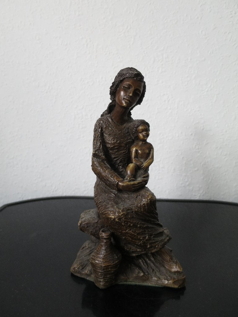 mooi beeld moeder en kind 20 cm uit massief resin, Antiek en Kunst, Ophalen of Verzenden