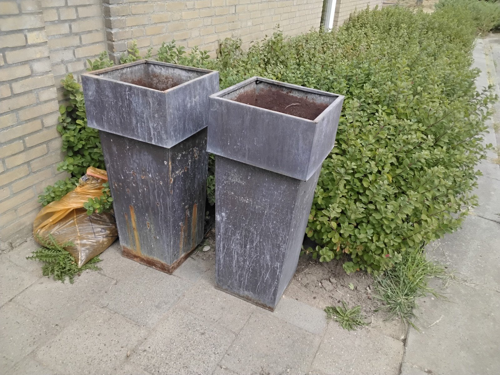 Gratis 2 plantenbakken, Ophalen, Gebruikt, Minder dan 60 cm, Metaal