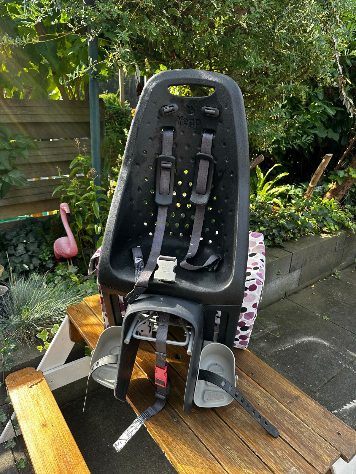 Yepp maxi black achterzitje op Yepp Easyfit Carrier XL, Ophalen, Gebruikt, Achterzitje