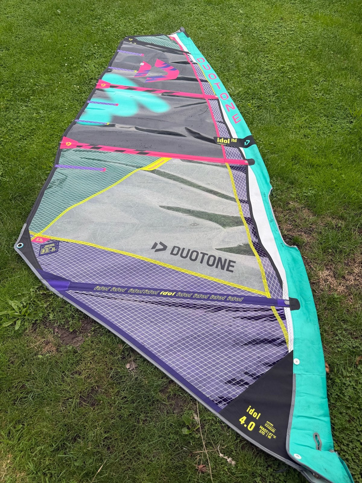 Duotone Idol LTD 4.0 zeil - Zo goed als nieuw, Watersport en Boten, 3.5 tot 5 m², Ophalen of Verzenden, Zo goed als nieuw, Zeil