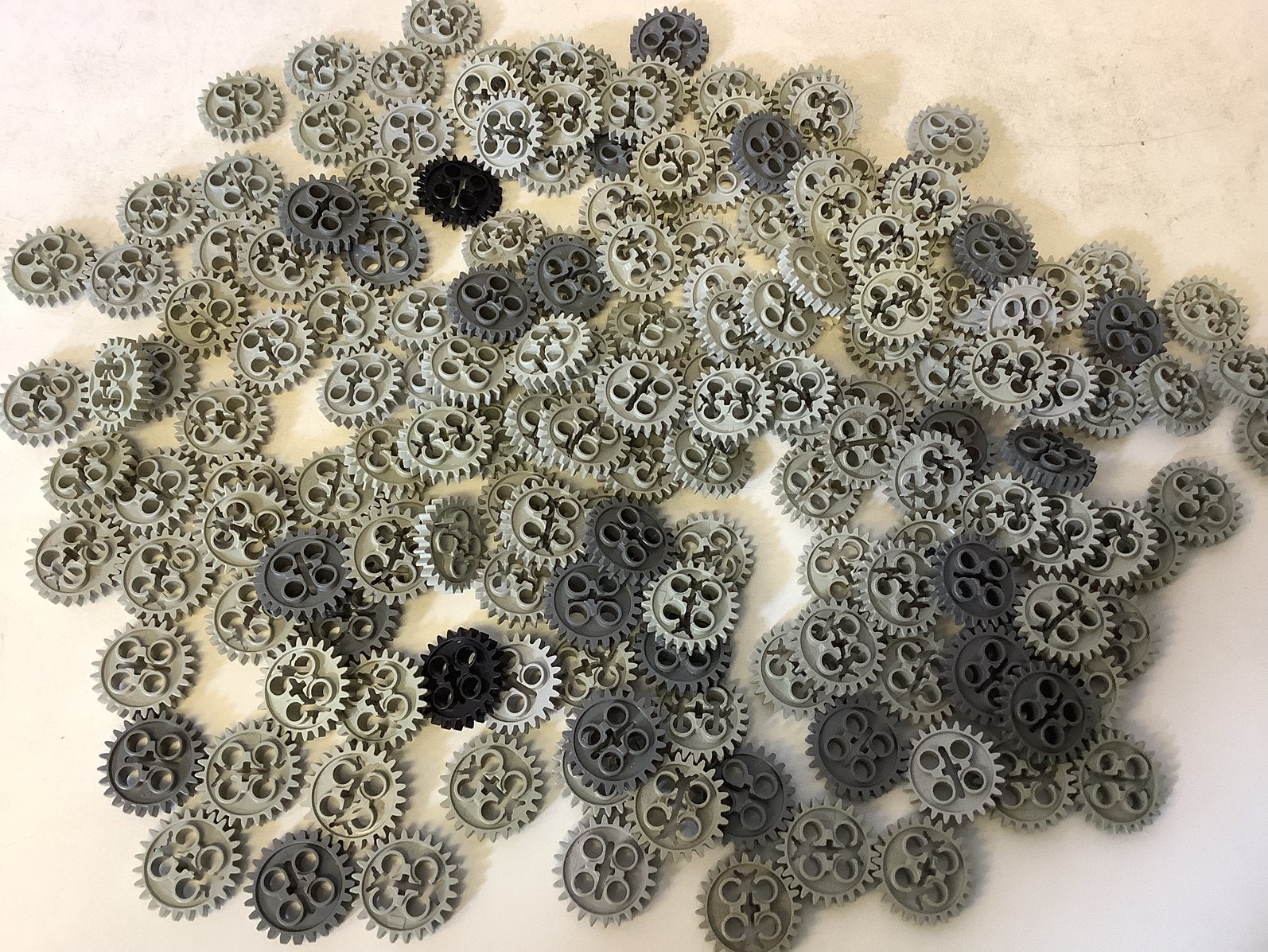 Lego Technic Gear 24 Tooth with 1 Axle Hole, Ophalen of Verzenden, Gebruikt, Losse stenen, Lego